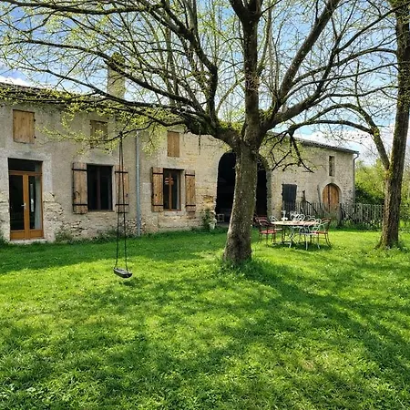 Feriehus Maison En Pierre Au Calme Au Coeur Du Perigord Montpeyroux (Dordogne)